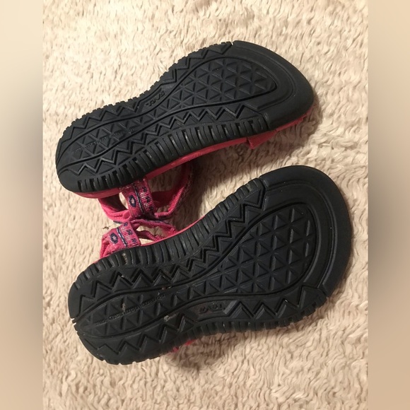 Toddler Little Girls’ Teva Sandals Shoes Pink and Black Size 8 - Picture 5 of 5